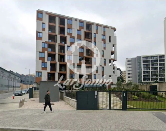 Apartamento T1 para Arrendamento em Paranhos Foto 12