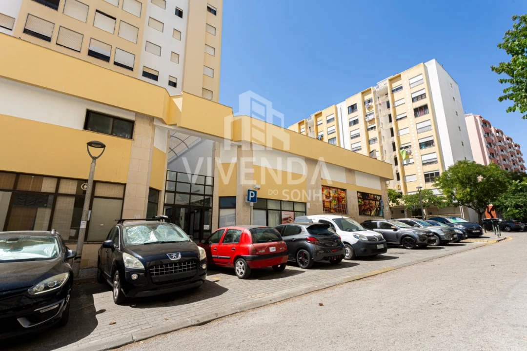 Loja para Venda em Setubal (São Sebastião) Foto 11