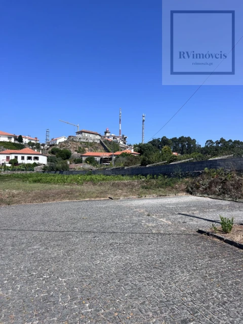 Terreno para Venda em Carreço
