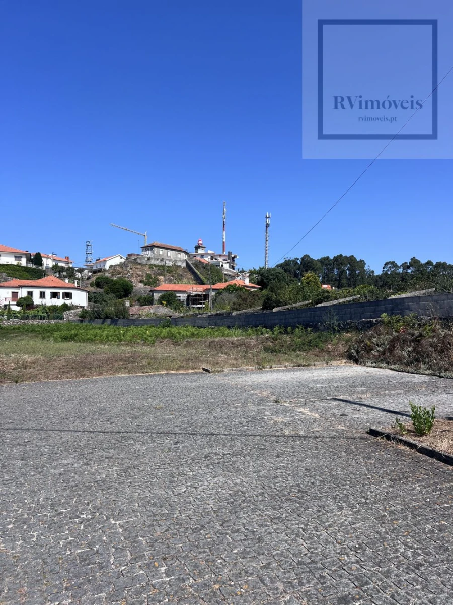 Terreno para Venda em Carreço Foto 23
