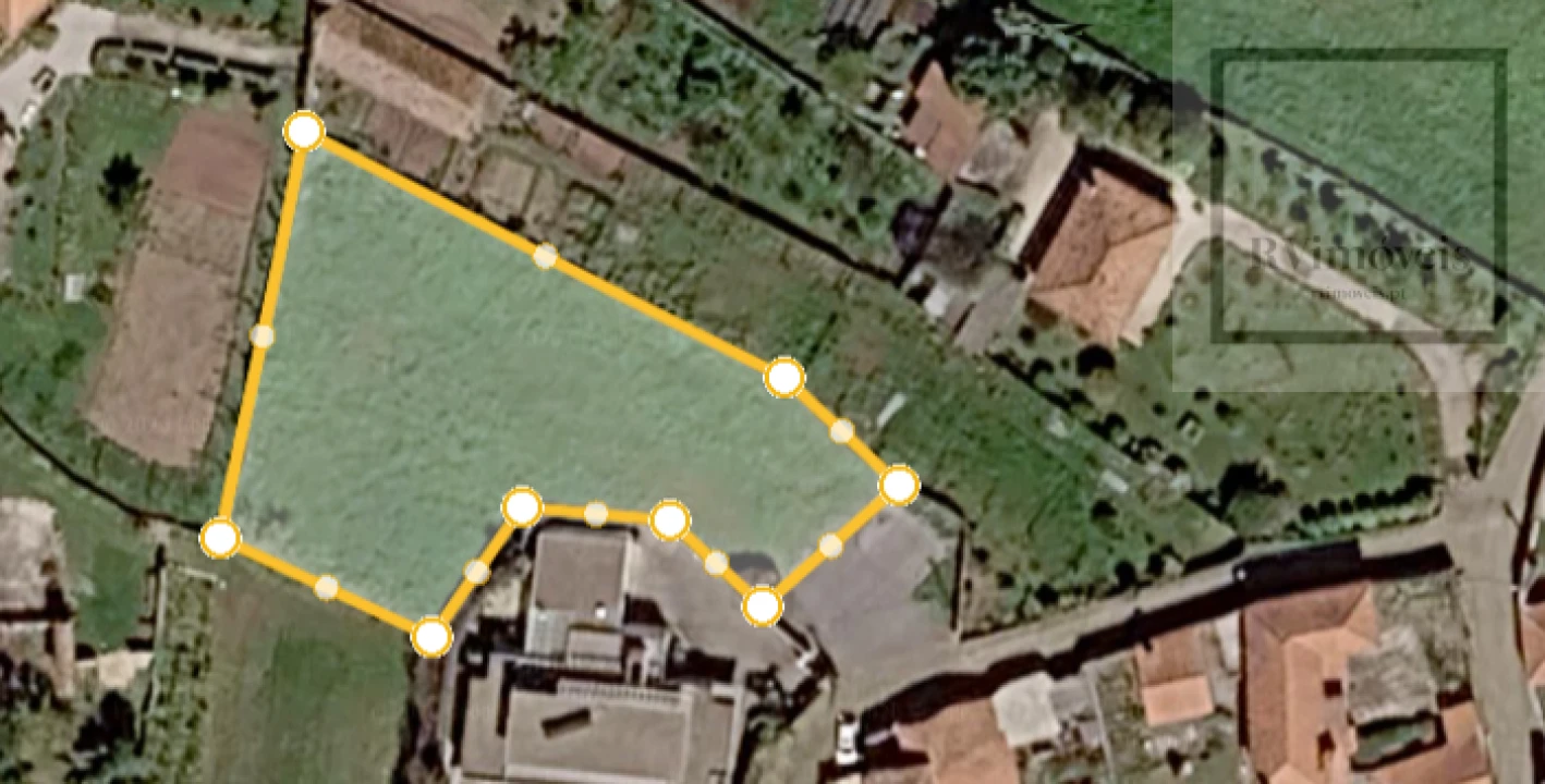 Terreno para Venda em Carreço Foto 2