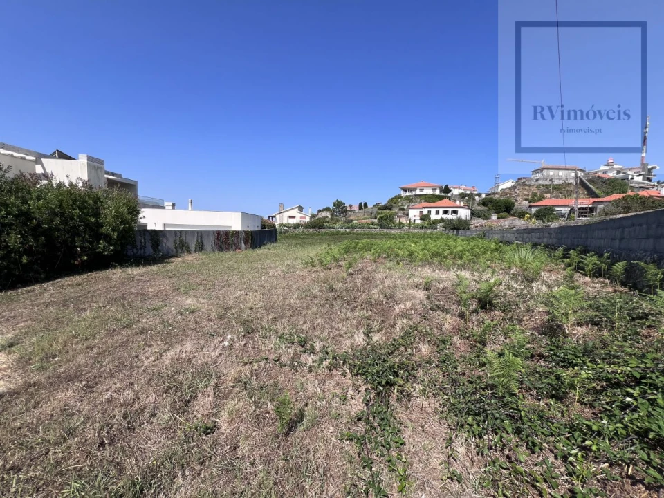 Terreno para Venda em Carreço Foto 22