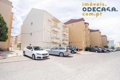 Apartamento T2 para Venda em Carregado e Cadafais