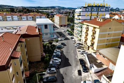 Apartamento T2 para Venda em Carregado e Cadafais