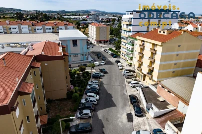 Apartamento T2 para Venda em Carregado e Cadafais