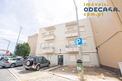 Apartamento T2 para Venda em Carregado e Cadafais