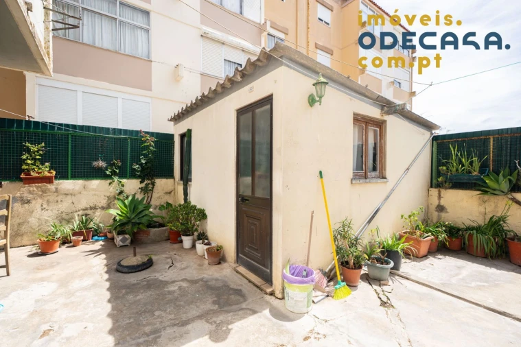 Apartamento T2 para Venda em Carregado e Cadafais Foto 13