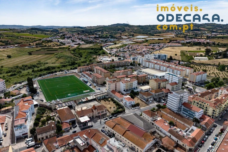 Apartamento T2 para Venda em Carregado e Cadafais Foto 36
