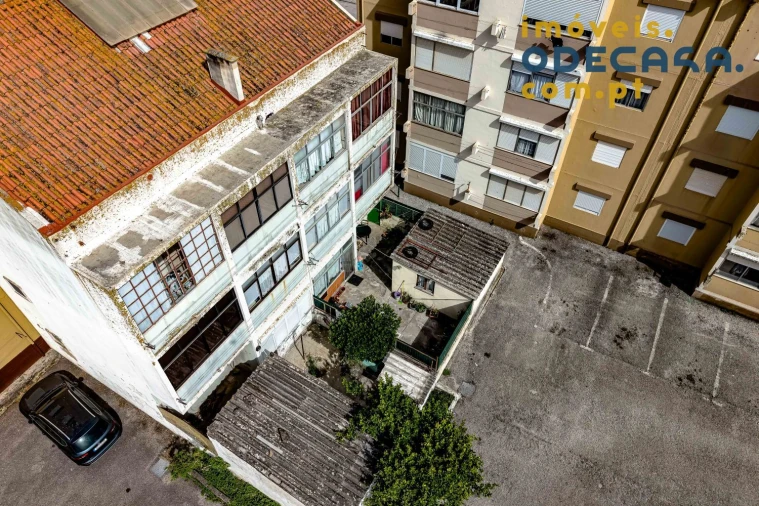 Apartamento T2 para Venda em Carregado e Cadafais Foto 34