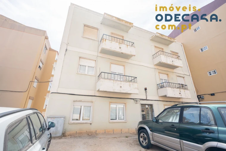 Apartamento T2 para Venda em Carregado e Cadafais Foto 27