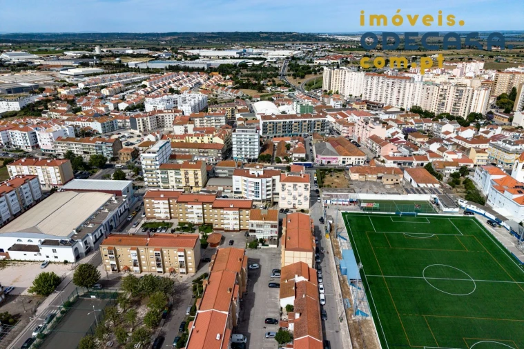 Apartamento T2 para Venda em Carregado e Cadafais Foto 39