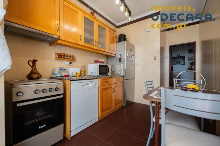 Apartamento T2 para Venda em Carregado e Cadafais Foto 10