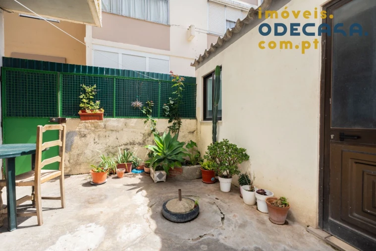 Apartamento T2 para Venda em Carregado e Cadafais Foto 14