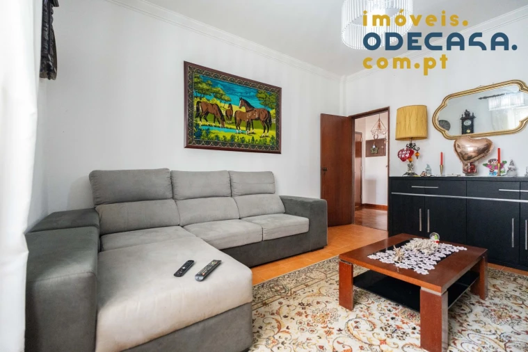 Apartamento T2 para Venda em Carregado e Cadafais Foto 5