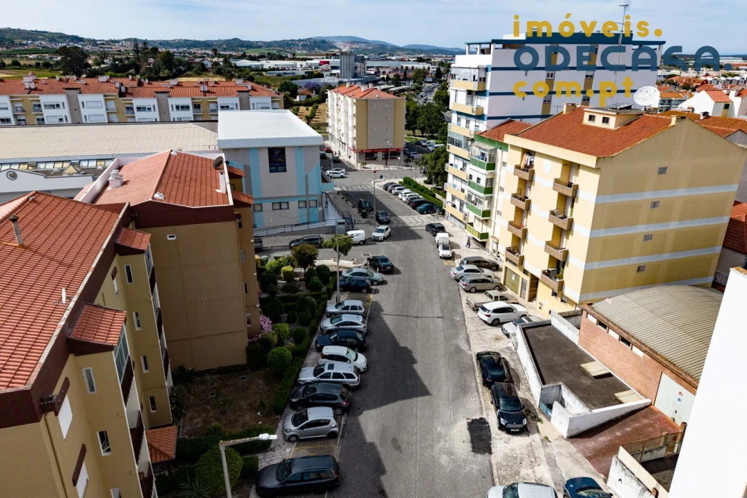 Apartamento T2 para Venda em Carregado e Cadafais Foto 46