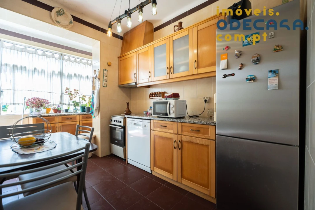 Apartamento T2 para Venda em Carregado e Cadafais Foto 8