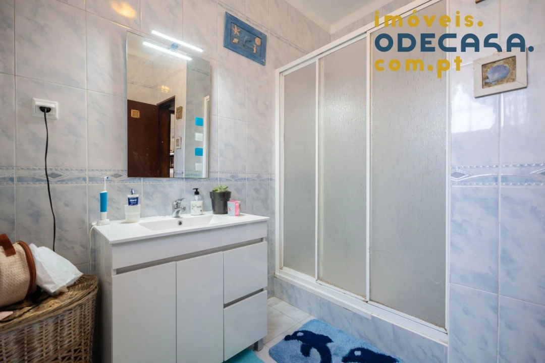 Apartamento T2 para Venda em Carregado e Cadafais Foto 20