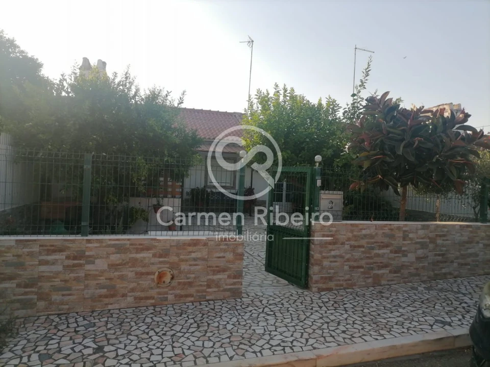 Moradia T2 para Venda em Veiros Foto 1
