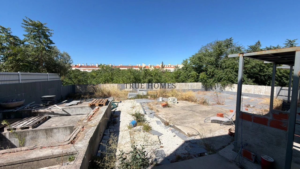 Moradia T10 para Venda em Algés, Linda-A-Velha e Cruz Quebrada-Dafundo Foto 13