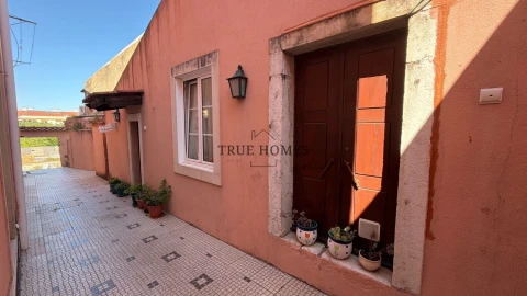Moradia T10 para Venda em Algés, Linda-A-Velha e Cruz Quebrada-Dafundo