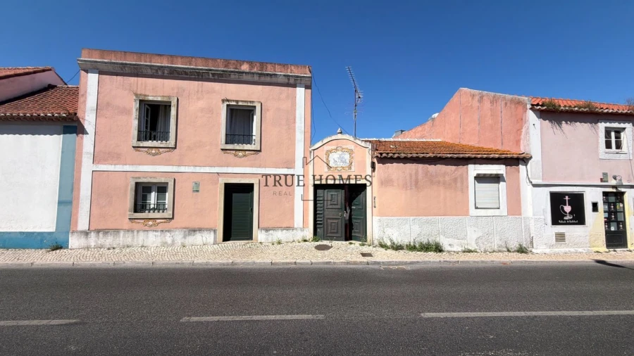 Moradia T10 para Venda em Algés, Linda-A-Velha e Cruz Quebrada-Dafundo