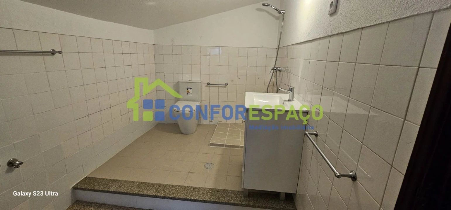 Apartamento T2 para Arrendamento em Castelo Branco Foto 11