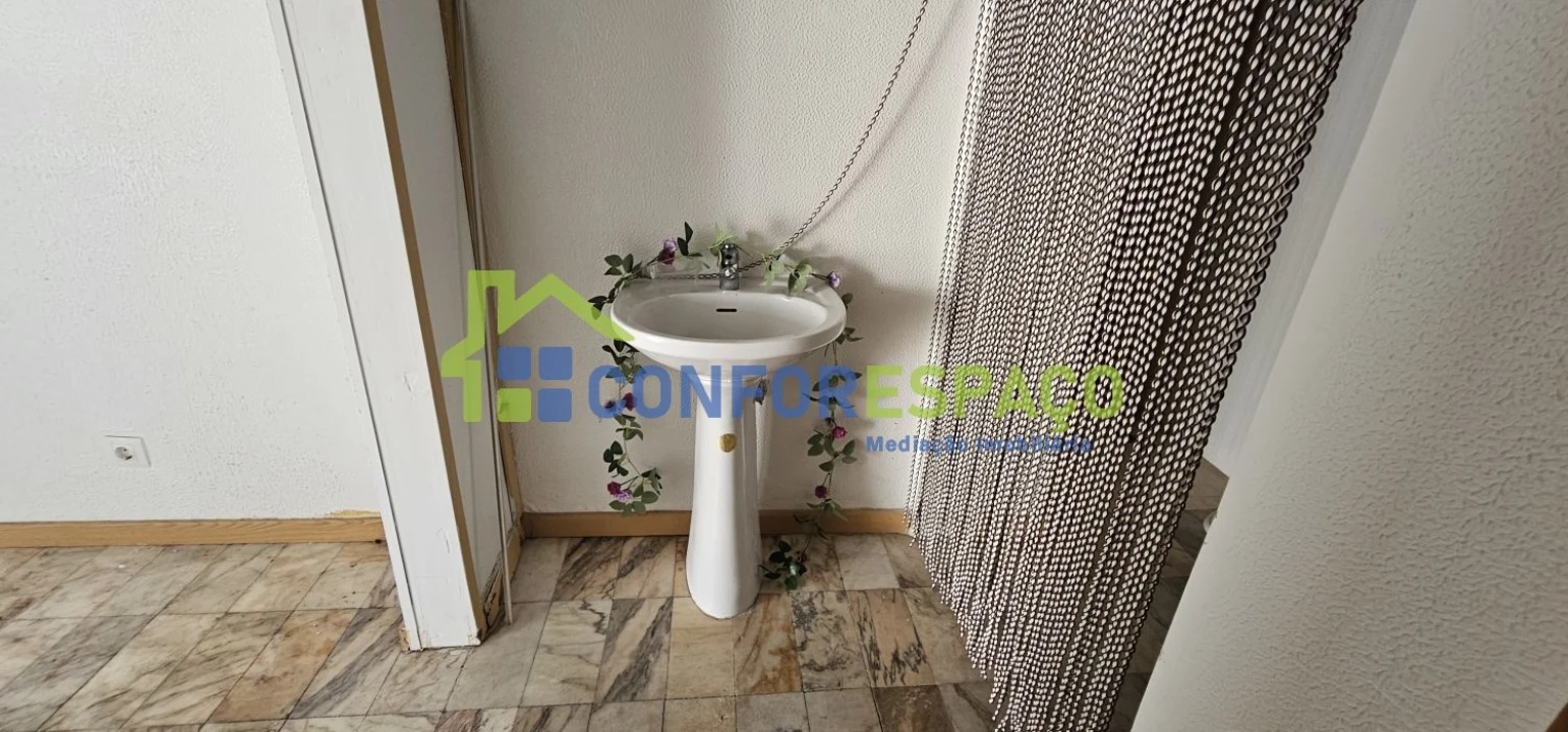 Loja para Arrendamento em Castelo Branco Foto 6