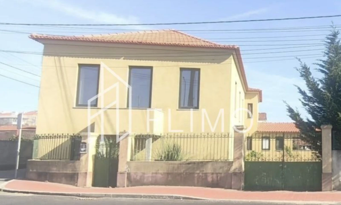 Moradia T4 para Venda em Avanca Foto 1