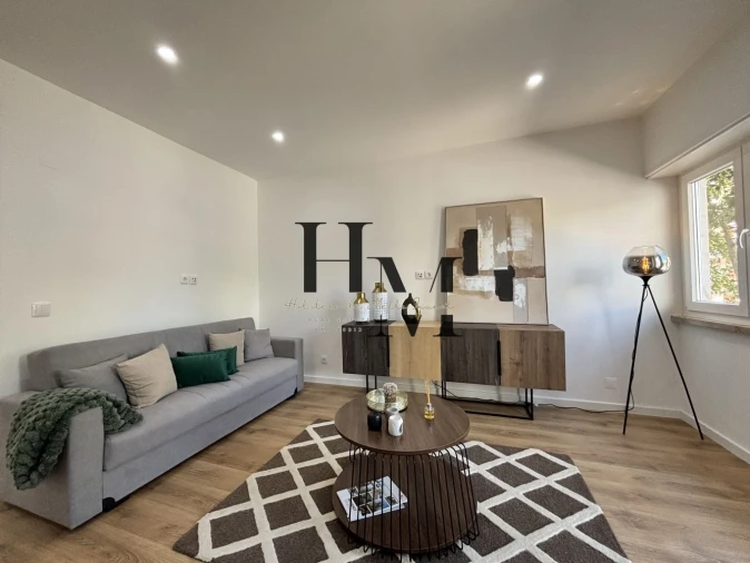 Apartamento T3 para Venda em Benfica Foto 2