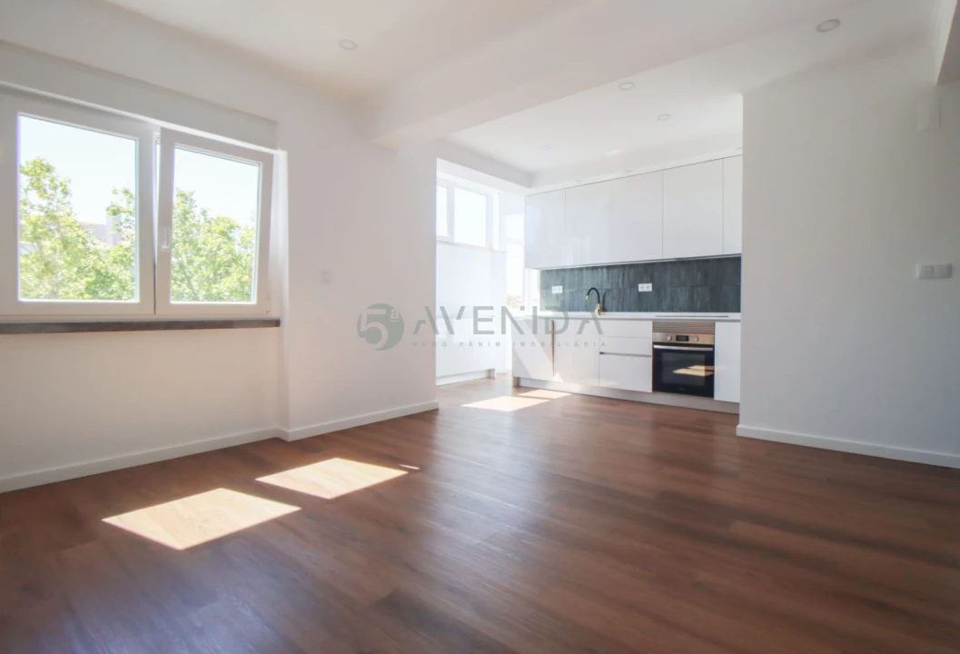 Apartamento T2 para Venda em Venteira Foto 2