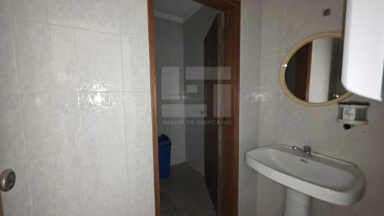 Armazém para Venda em Torres Novas (Santa Maria, Salvador e Santiago) Foto 17
