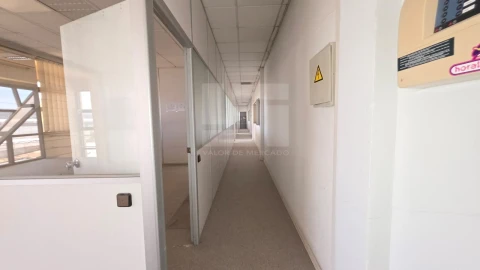 Armazém para Venda em Torres Novas (Santa Maria, Salvador e Santiago)