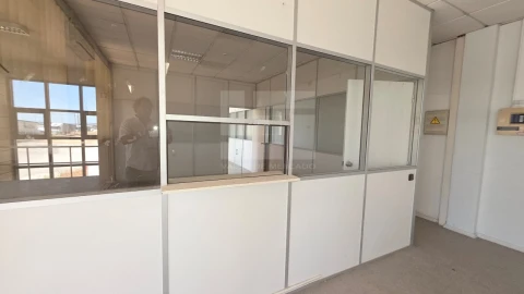 Armazém para Venda em Torres Novas (Santa Maria, Salvador e Santiago)