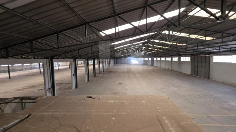 Armazém para Venda em Torres Novas (Santa Maria, Salvador e Santiago)