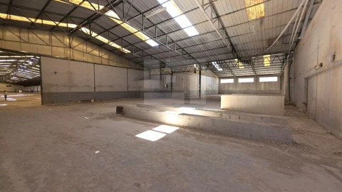 Armazém para Venda em Torres Novas (Santa Maria, Salvador e Santiago)