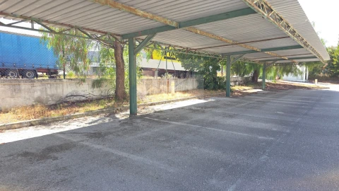 Armazém para Venda em Torres Novas (Santa Maria, Salvador e Santiago)