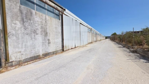 Armazém para Venda em Torres Novas (Santa Maria, Salvador e Santiago)