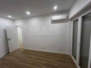 Apartamento T2 para Arrendamento em Algés, Linda-A-Velha e Cruz Quebrada-Dafundo