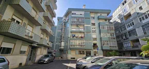 Apartamento T2 para Arrendamento em Algés, Linda-A-Velha e Cruz Quebrada-Dafundo