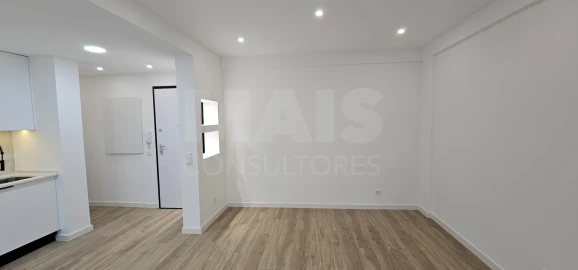 Apartamento T2 para Arrendamento em Algés, Linda-A-Velha e Cruz Quebrada-Dafundo