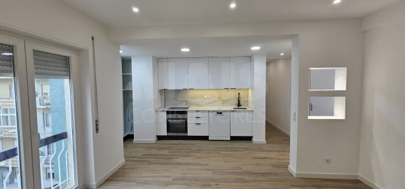 Apartamento T2 para Arrendamento em Algés, Linda-A-Velha e Cruz Quebrada-Dafundo