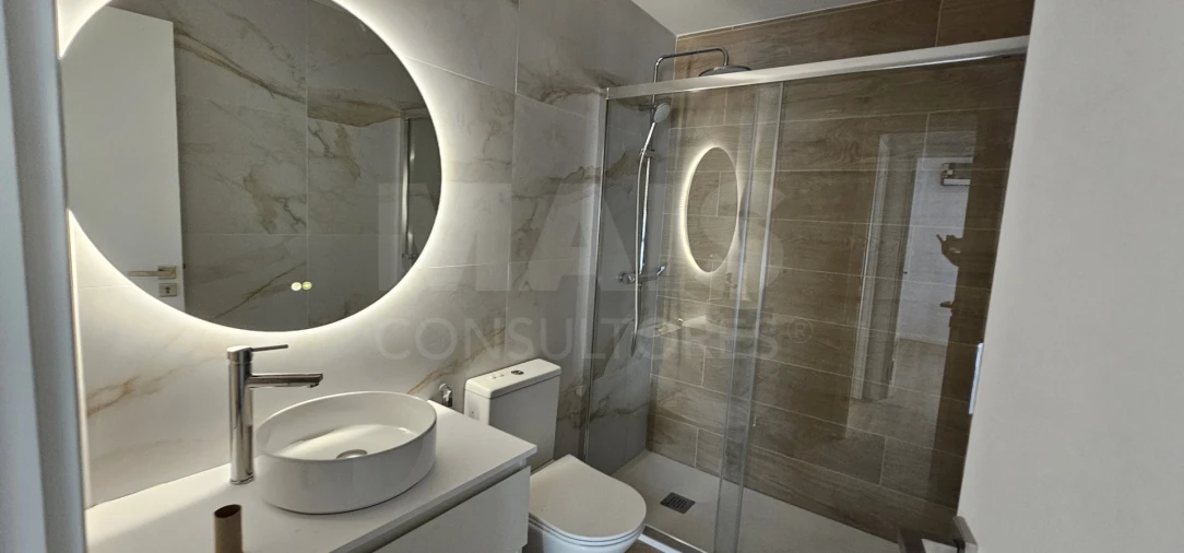 Apartamento T2 para Arrendamento em Algés, Linda-A-Velha e Cruz Quebrada-Dafundo Foto 2