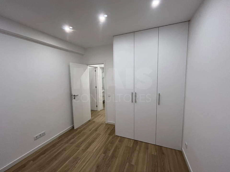 Apartamento T2 para Arrendamento em Algés, Linda-A-Velha e Cruz Quebrada-Dafundo Foto 1