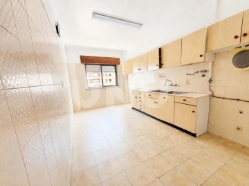 Apartamento T3 para Venda em Seixal, Arrentela e Aldeia de Paio Pires