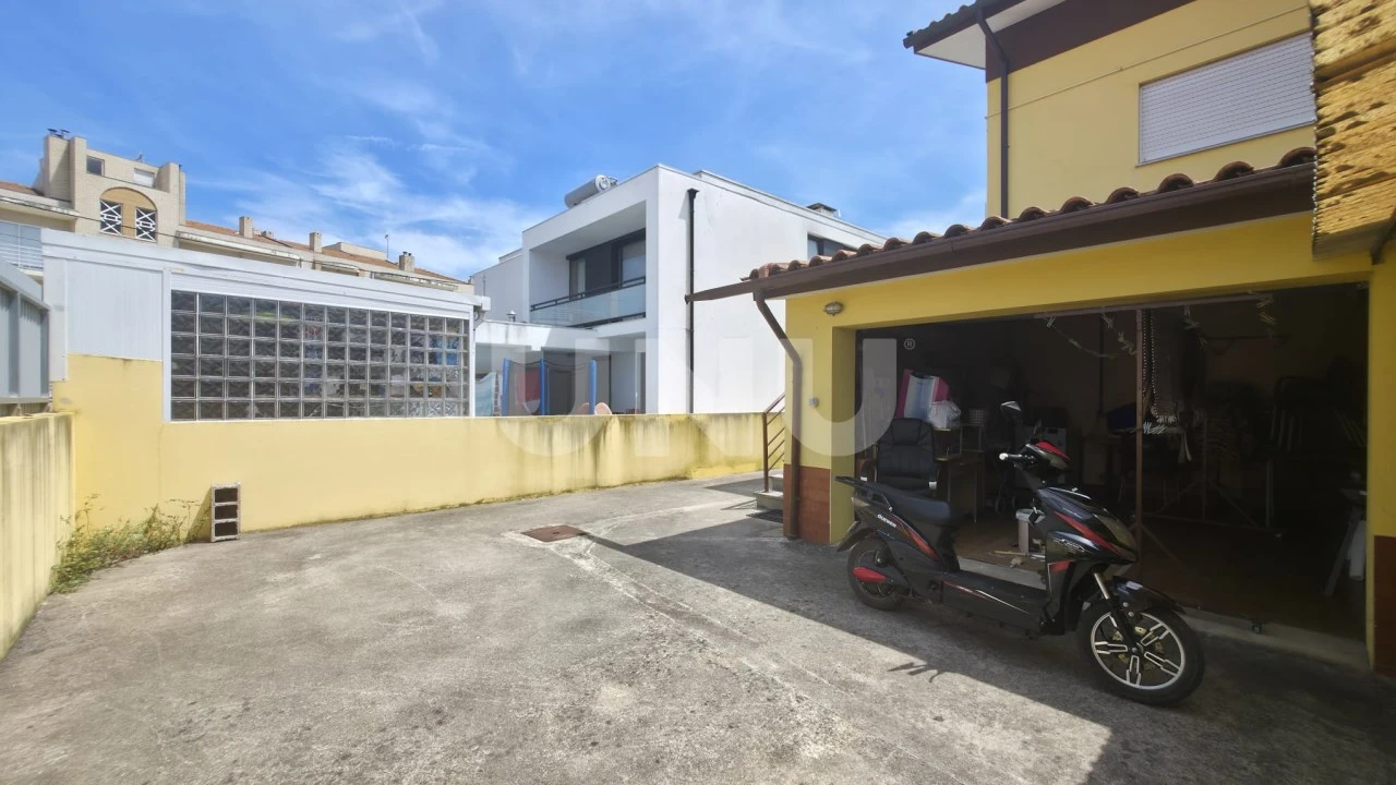 Moradia T4 para Venda em Valega Foto 40