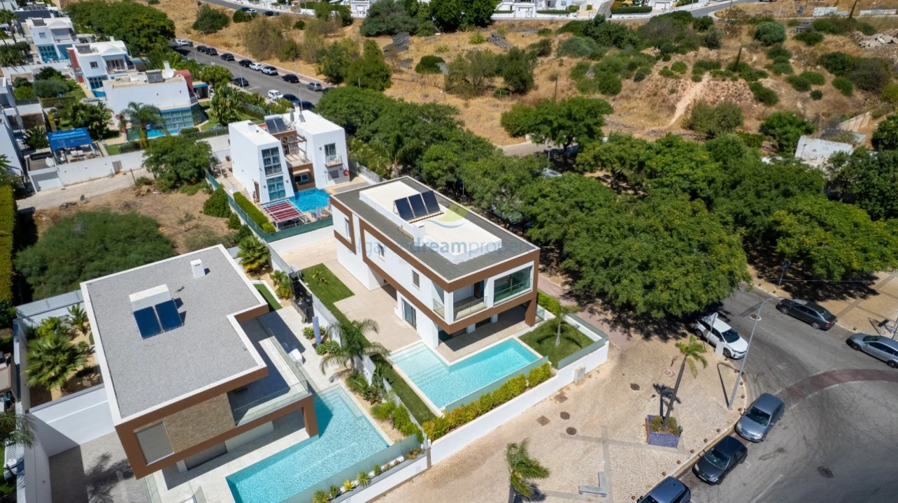 Moradia T3 para Venda em Albufeira e Olhos de Água Foto 5