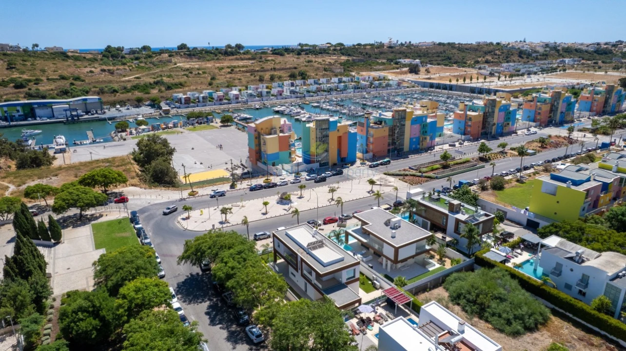 Moradia T3 para Venda em Albufeira e Olhos de Água Foto 10