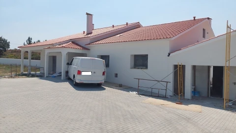 Moradia T3 para Venda em Marrazes e Barosa
