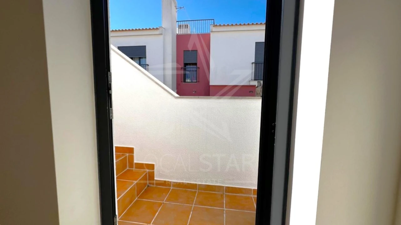 Moradia T3 para Venda em Guia Foto 47