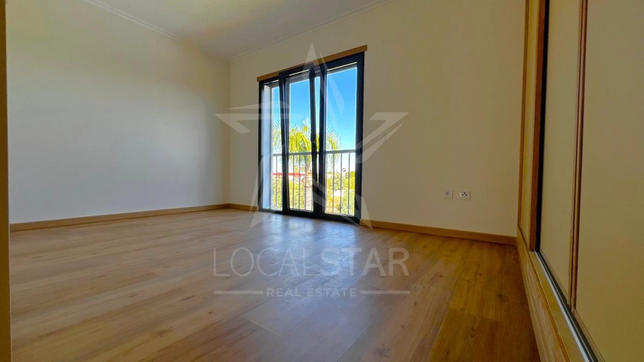 Moradia T3 para Venda em Guia Foto 31